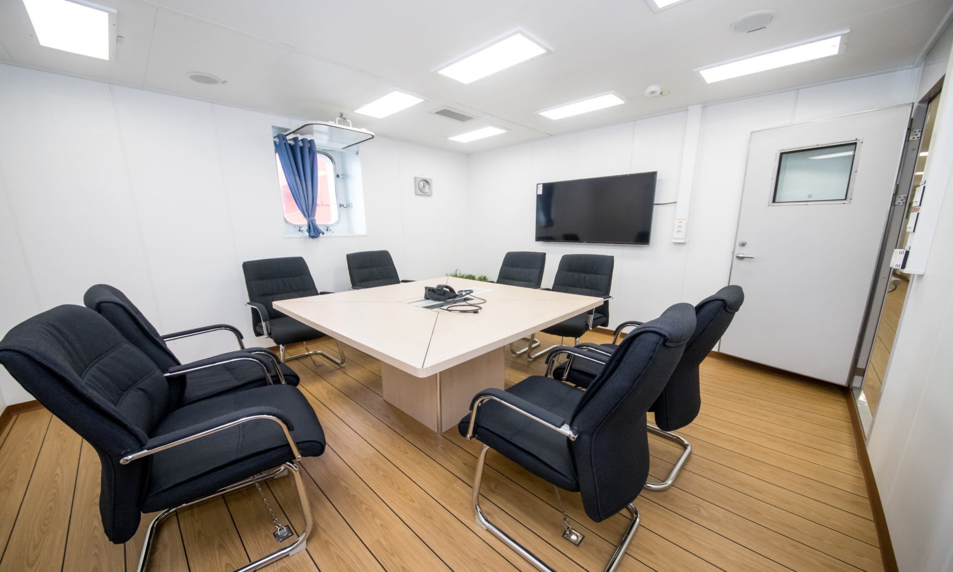 1587893637166146.png 會議室家具2.png